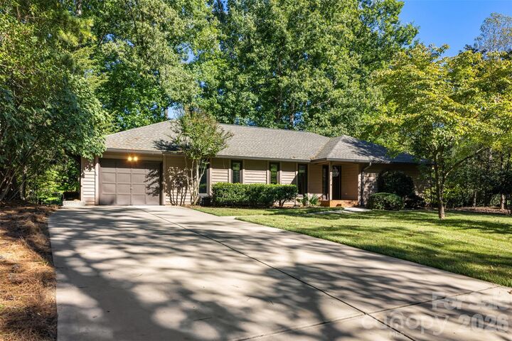 Property Photo: 6 Catawba Ridge Court SC 29710