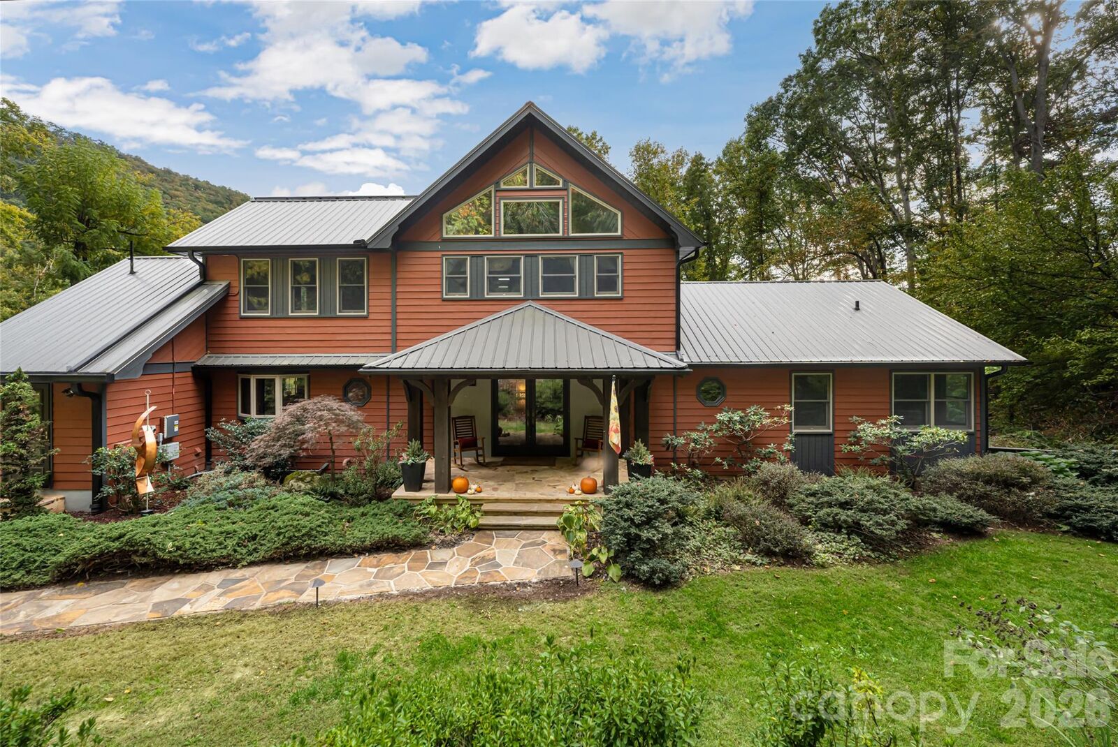 Property Photo:  364 Lynn Cove Road  NC 28804 