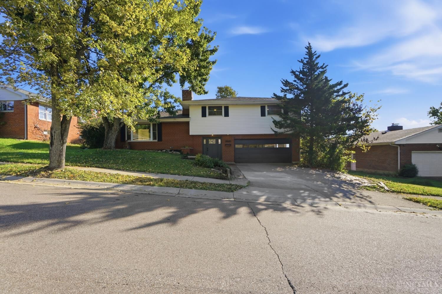 Property Photo:  1192 Cadillac Drive  OH 45013 