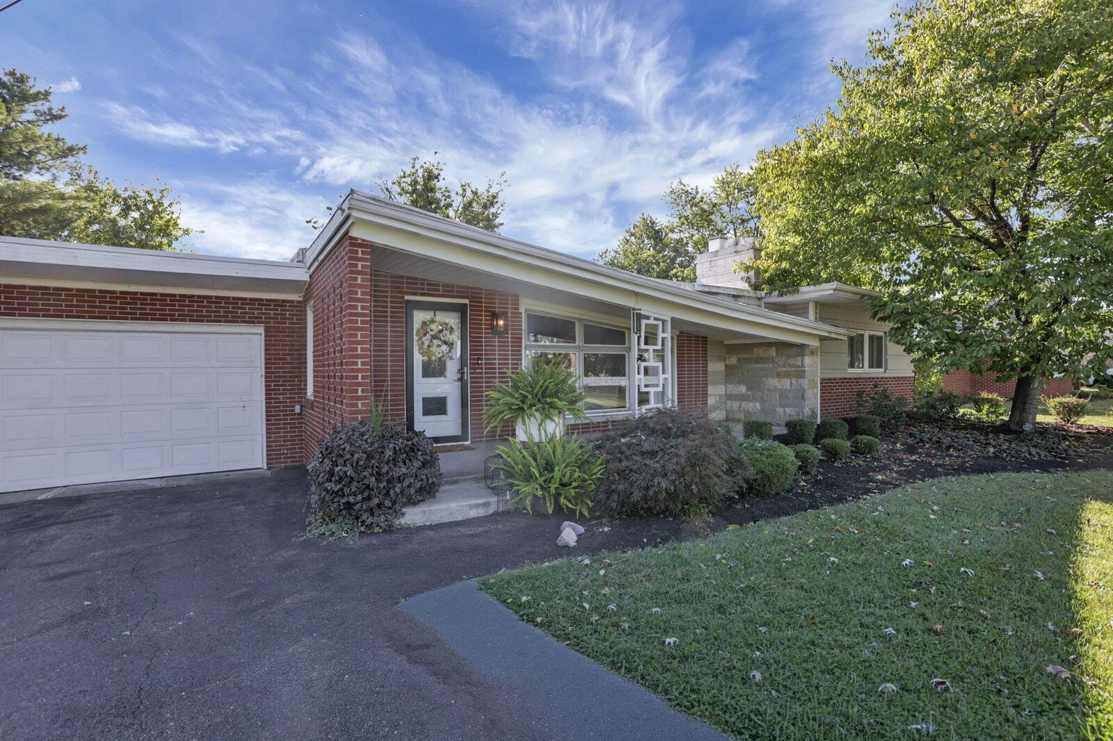 Property Photo:  1279 Dayton NW Avenue  OH 43160 