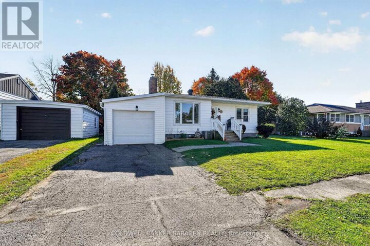 Property Photo: 52 Santa Cruz Drive ON K0C 1M0