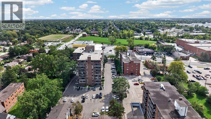 Property Photo: 3936 Wyandotte Street East 810 ON N8Y 4V1