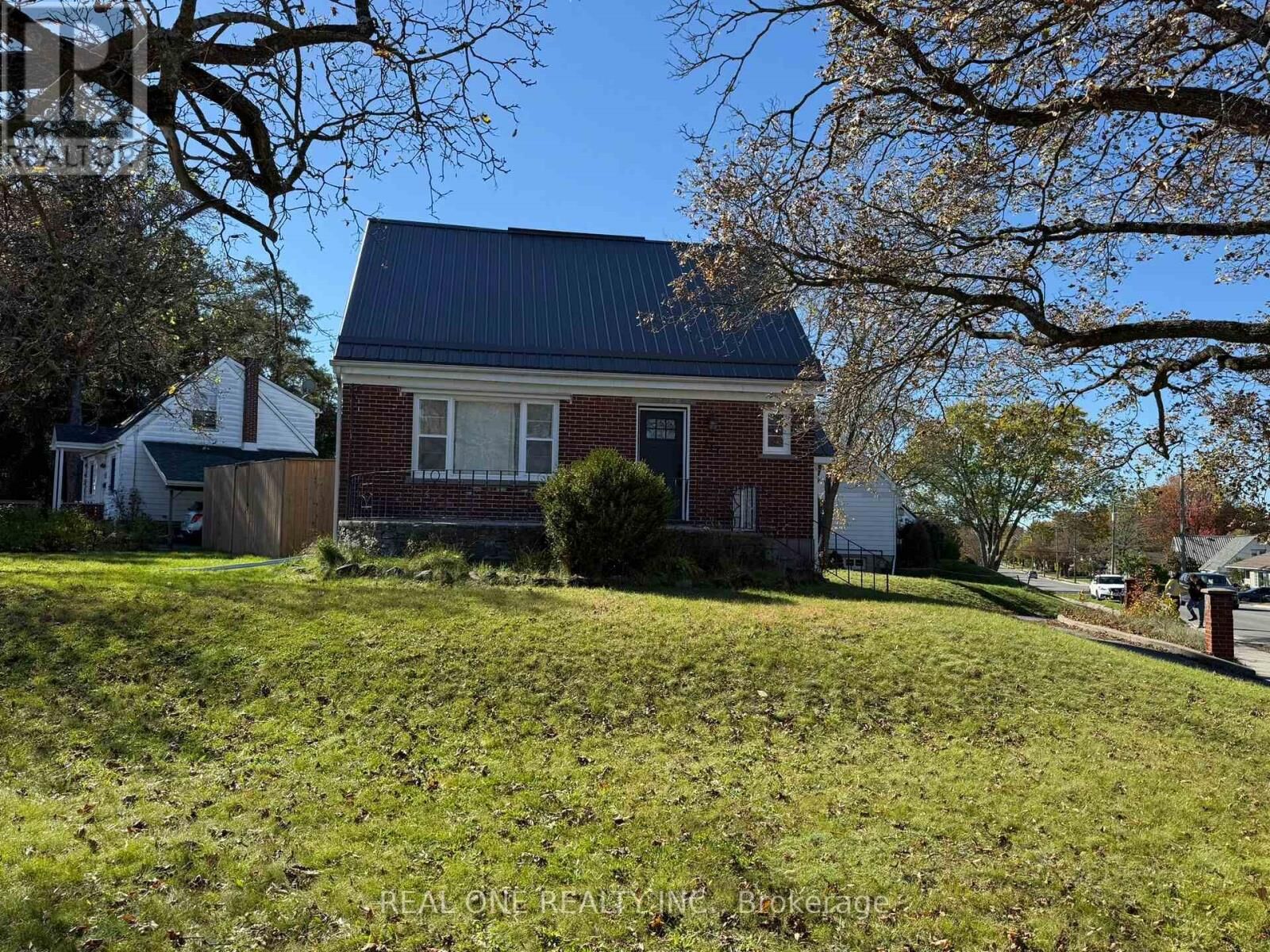 Property Photo:  337 Victoria Avenue  ON K8N 2E2 