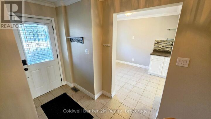 Property Photo:  852 Attersley Drive  ON L1K 1T9 