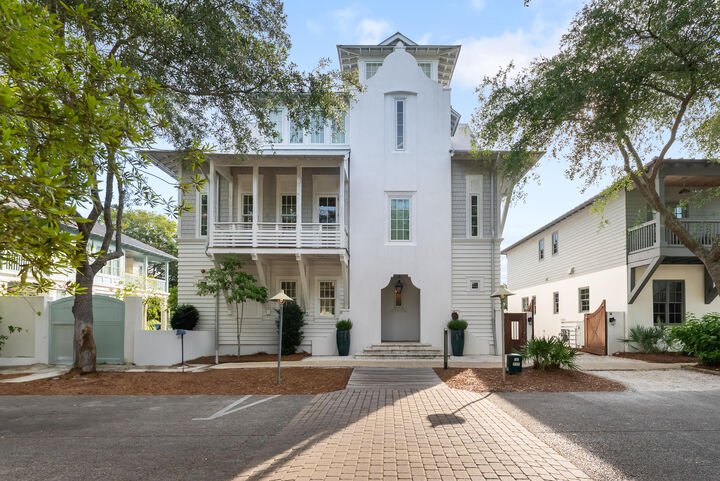 Property Photo: 123 E Kingston Road FL 32461