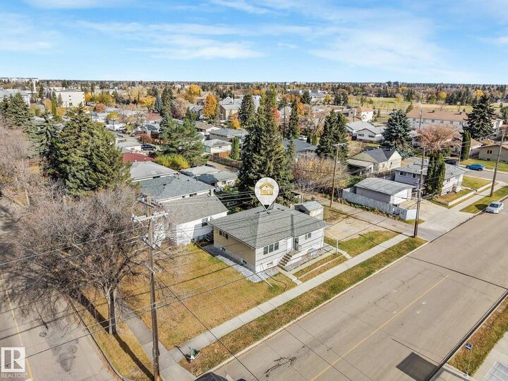 Property Photo:  11308 129 Avenue NW  AB T5E 0L8 
