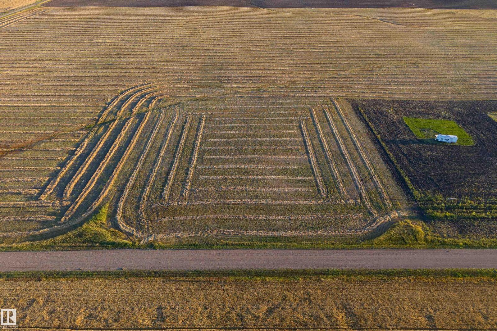 Property Photo:  Rge Rd 261 Twp Rd 570  AB T8R 1P5 