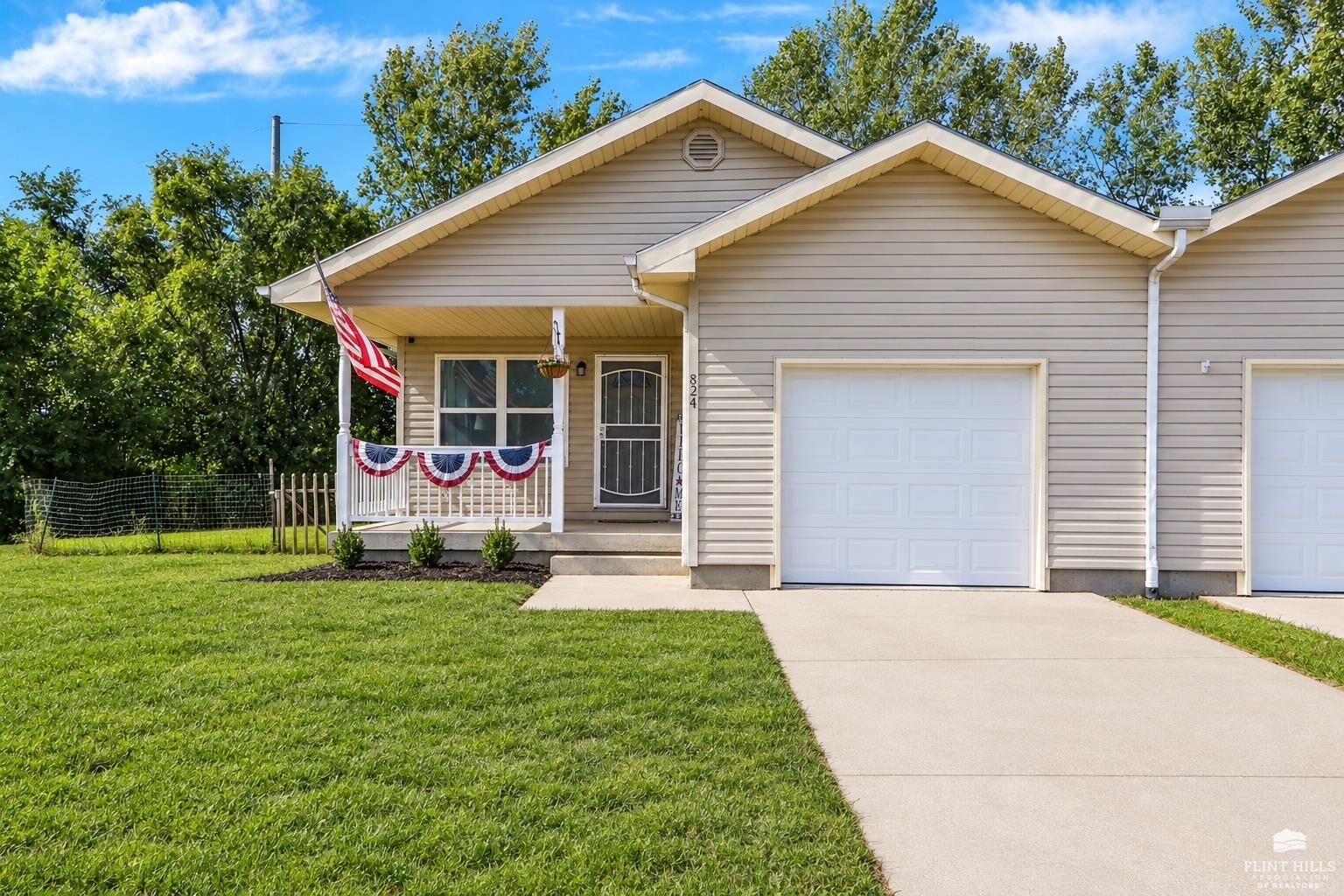 Property Photo: 824 Whitetail Court KS 66441