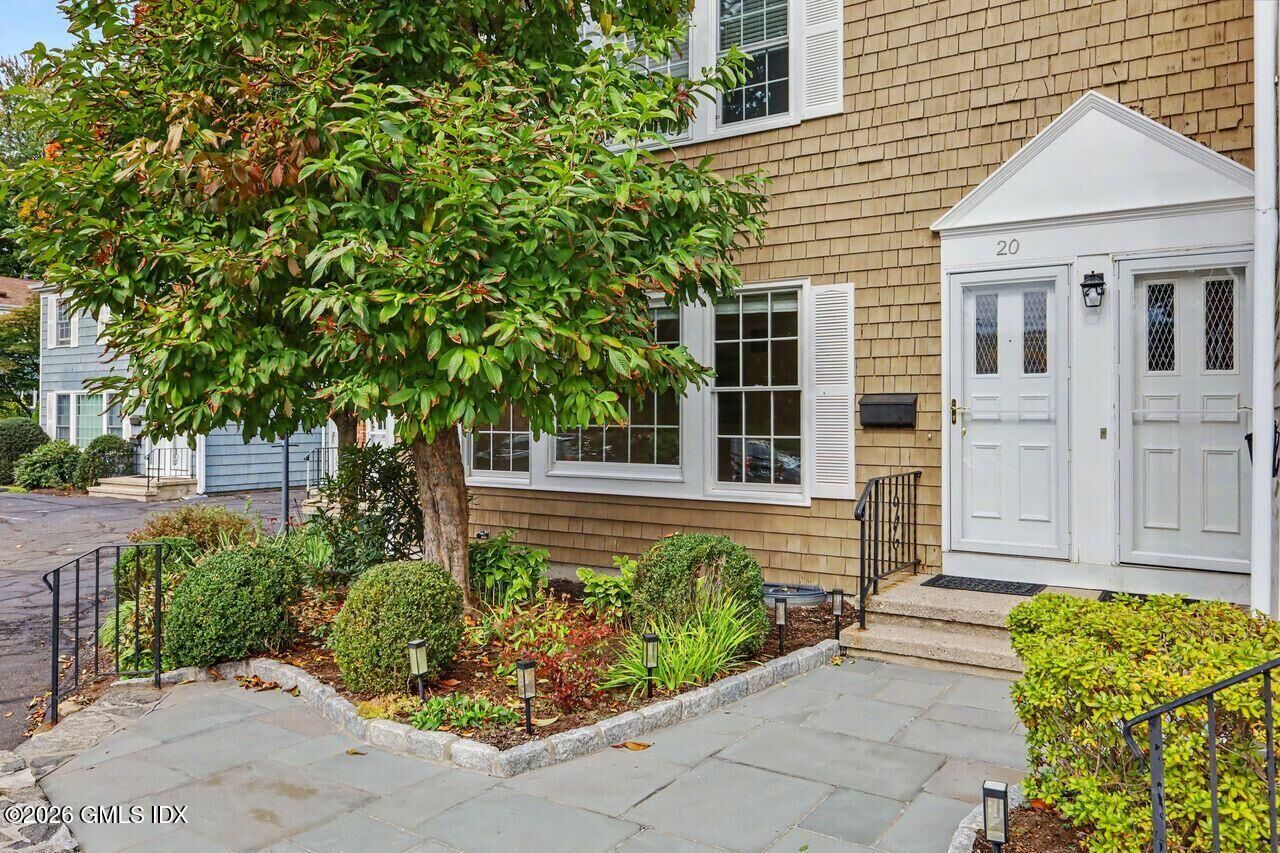 Property Photo:  102 Valley Road Unit 20  CT 06807 