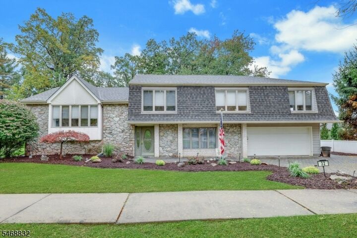Property Photo:  32 Clinton Ln  NJ 07470 