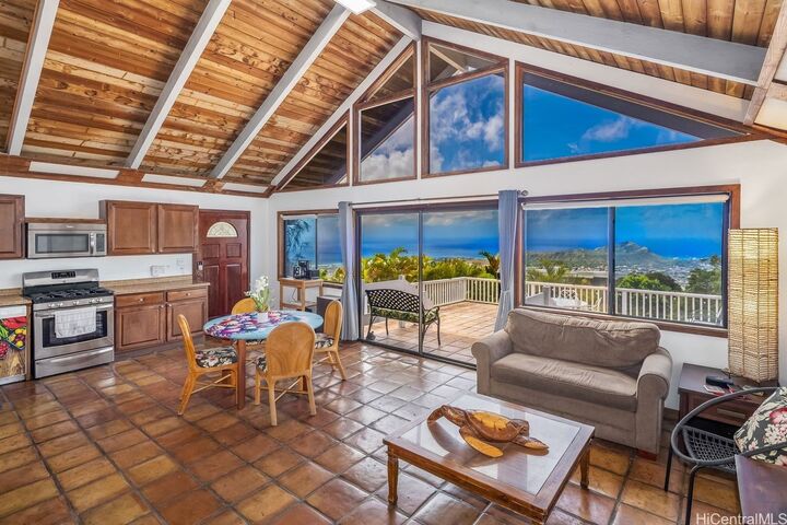 Property Photo:  4969 Maunalani Circle  HI 96816 