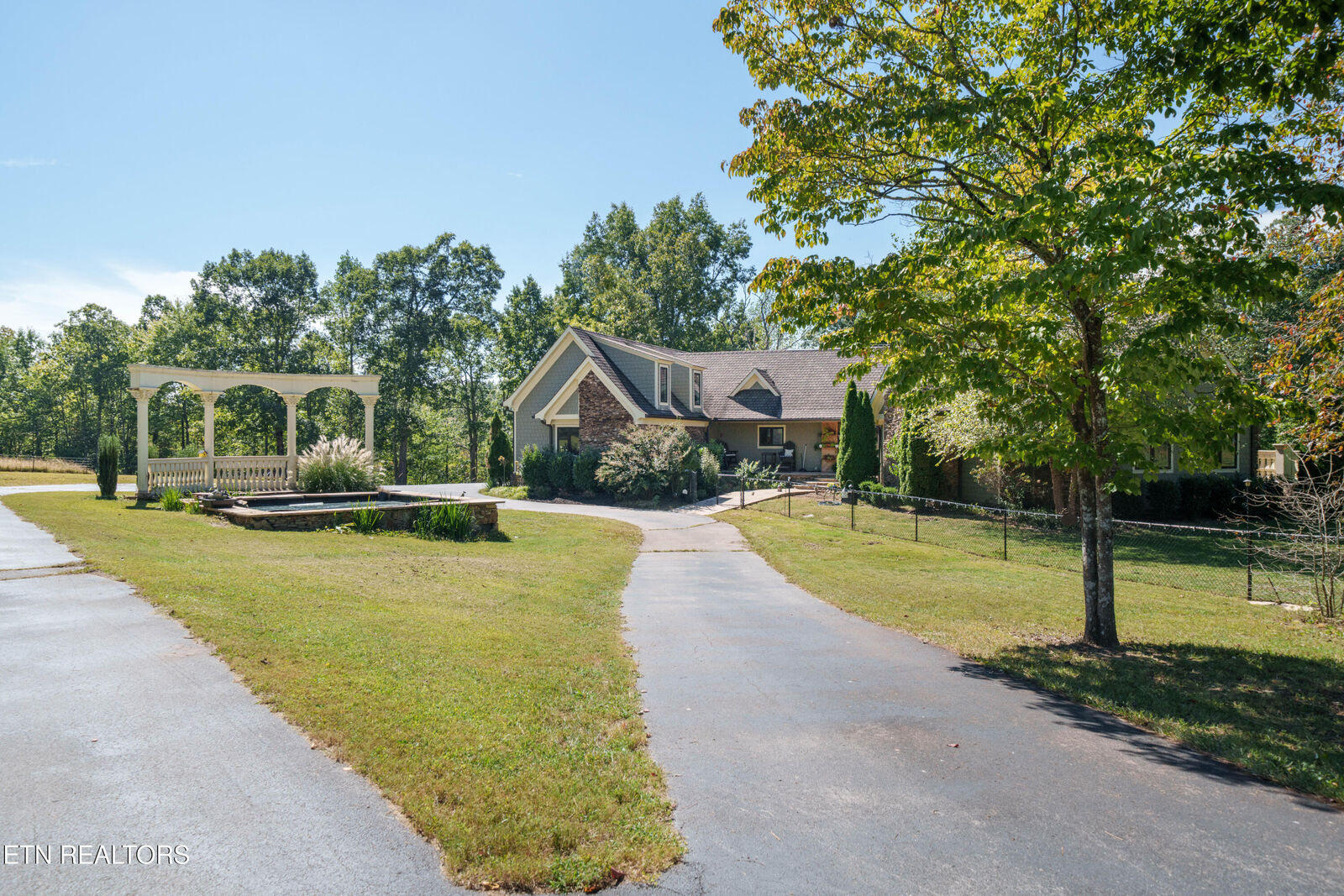 Property Photo: 684 Randolph Rd TN 38571