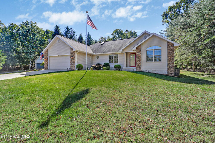 Property Photo:  530 Stonehenge Drive  TN 38558 