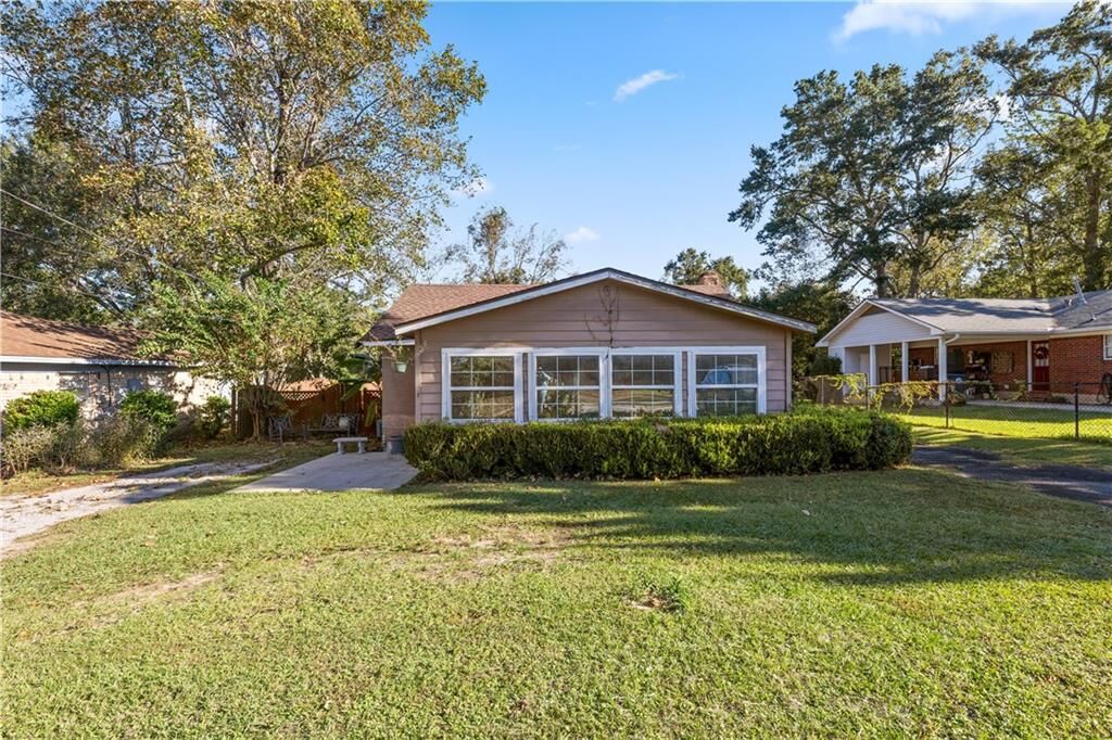 Property Photo: 523 Gayfer Avenue AL 36532