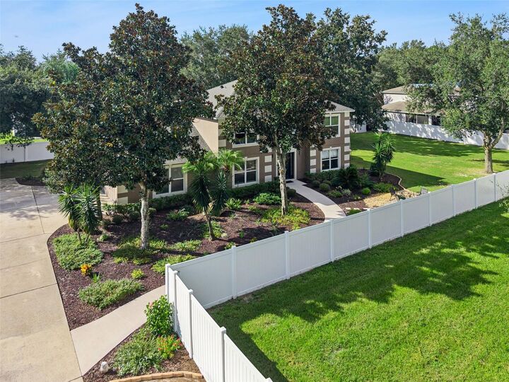Property Photo:  921 Westcliffe Drive  FL 34787 