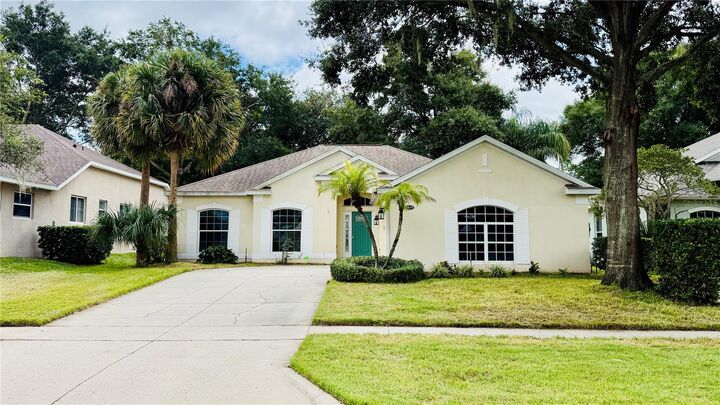 Property Photo: 3839 Beacon Ridge Way FL 34711