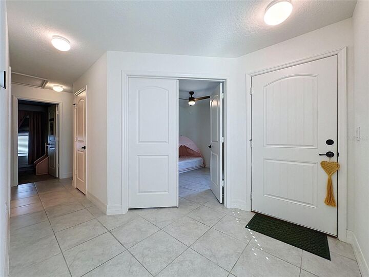 Property Photo: 1124 Papaya Cir FL 33897