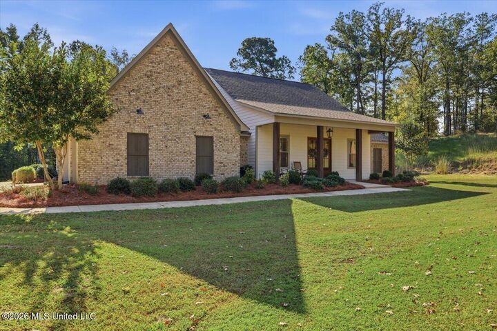 Property Photo:  129 Dogwood Trace  MS 39042 