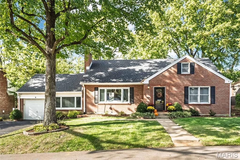 Property Photo: 3 Wilshire Terrace MO 63119