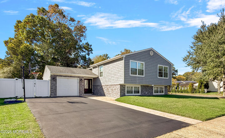 Property Photo:  2 Hearth Court  NJ 07731 