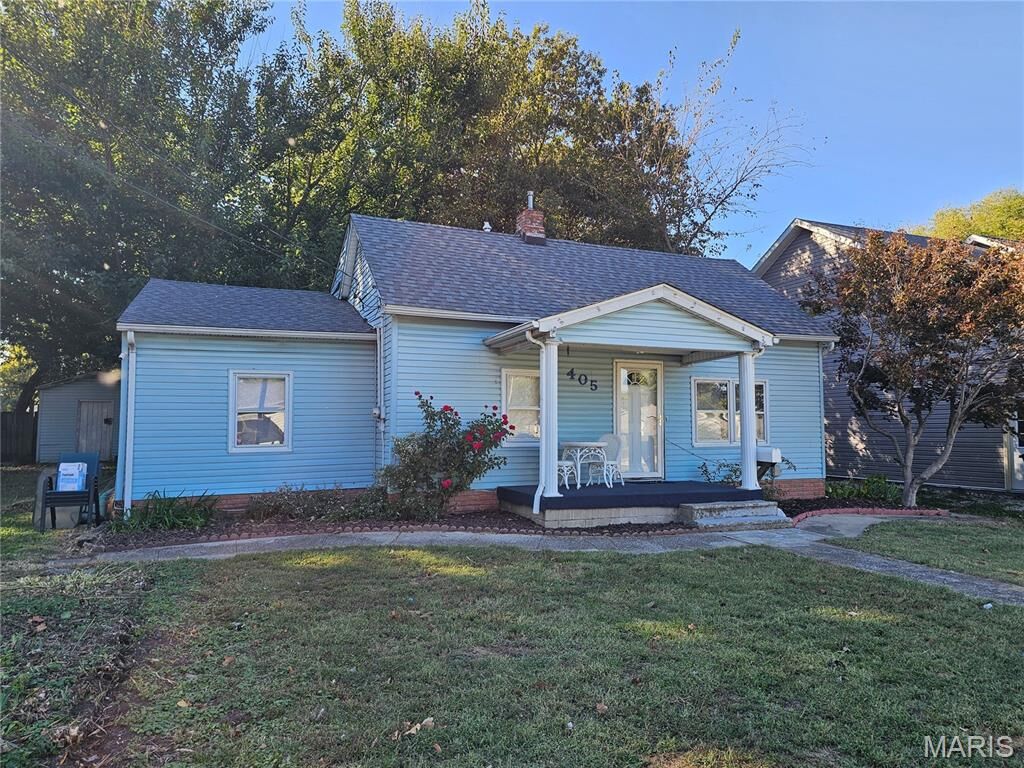 Property Photo:  405 S Harrison Street  IL 62056 