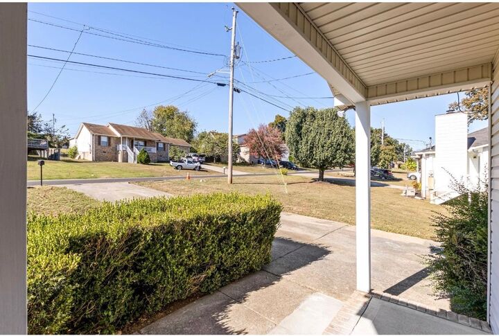 Property Photo: 833 Carmen Way TN 37086