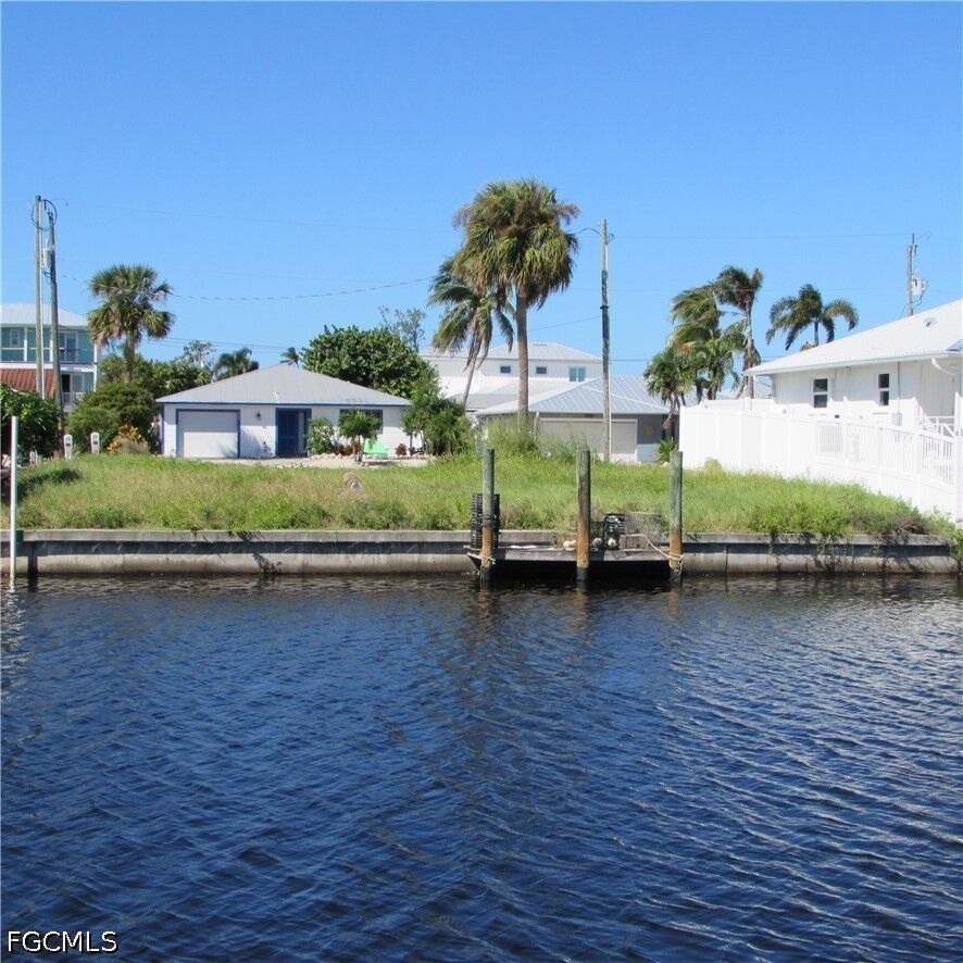 Property Photo:  16200 Buccaneer Street  FL 33922 