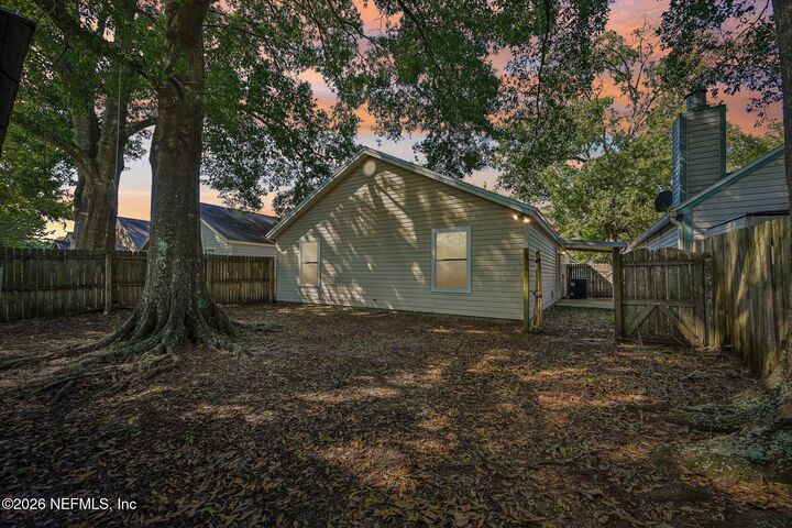 Property Photo:  1847 Mackenzie Court N  FL 32068 