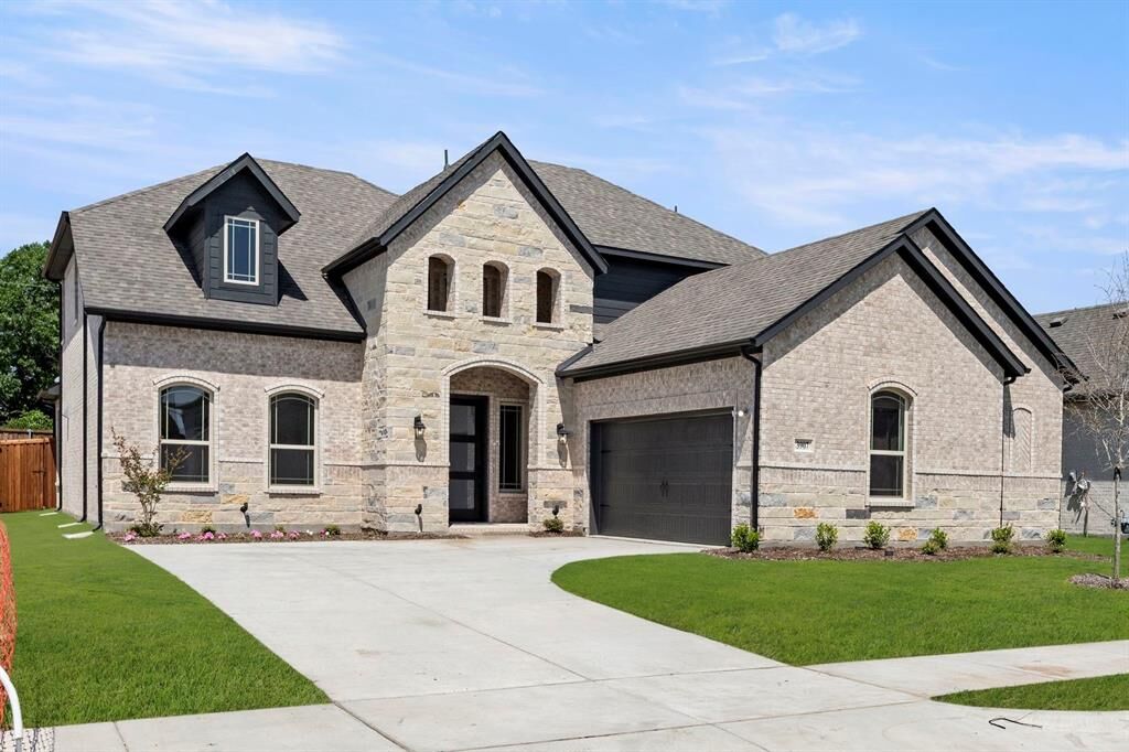 Property Photo: 3907 Lochwood Drive TX 75088