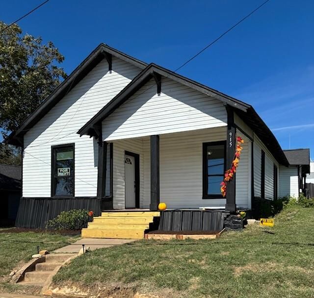 Property Photo:  915 1st Street  TX 76067 