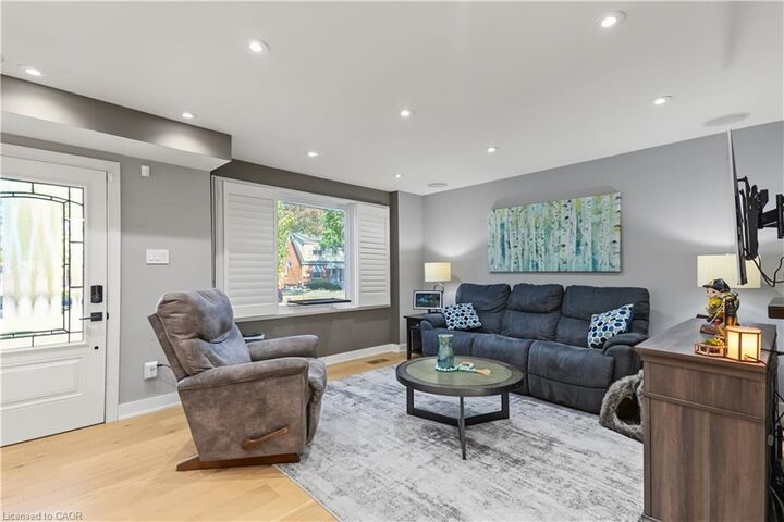 Property Photo:  100 Montrose Avenue  ON L8K 4Y7 