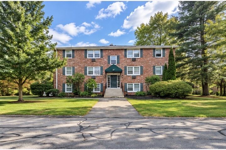 Property Photo:  27 Ridgewood Lane 14  MA 01440 