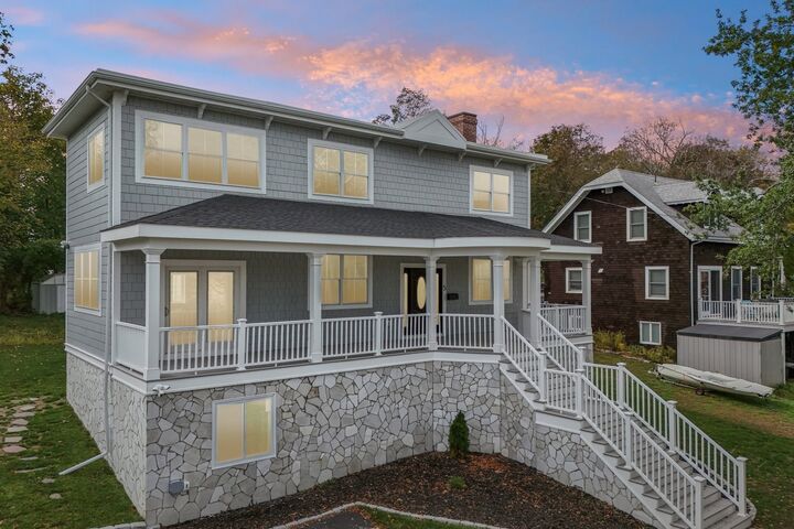 Property Photo:  5 Cottage St  MA 01938 