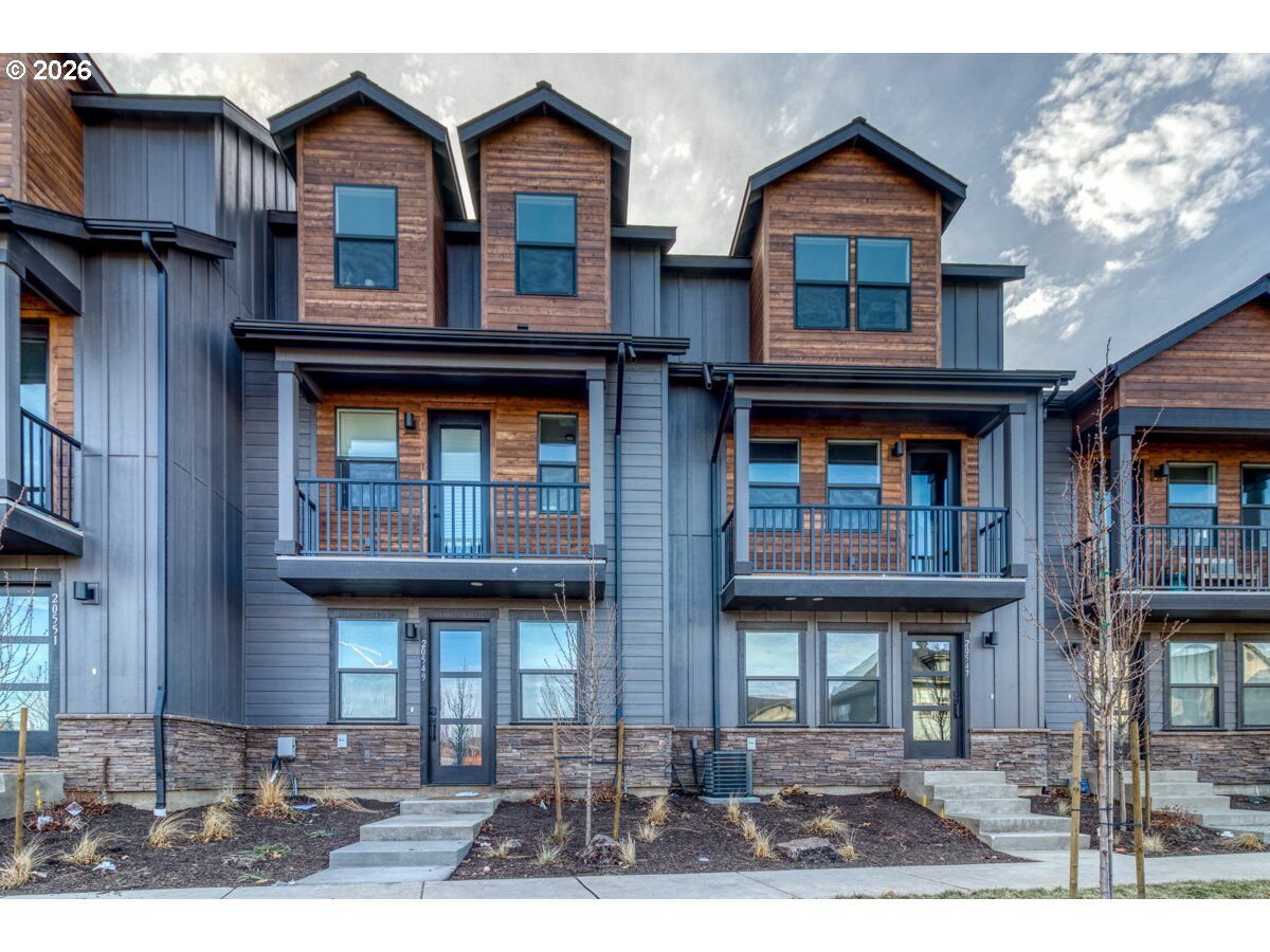 Property Photo: 20558 Empire Ave OR 97701