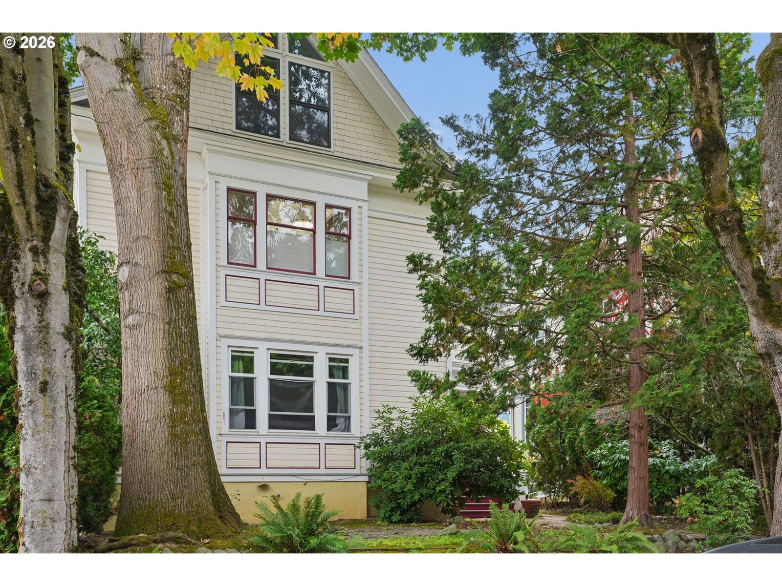Property Photo:  2358 NW Lovejoy St  OR 97210 