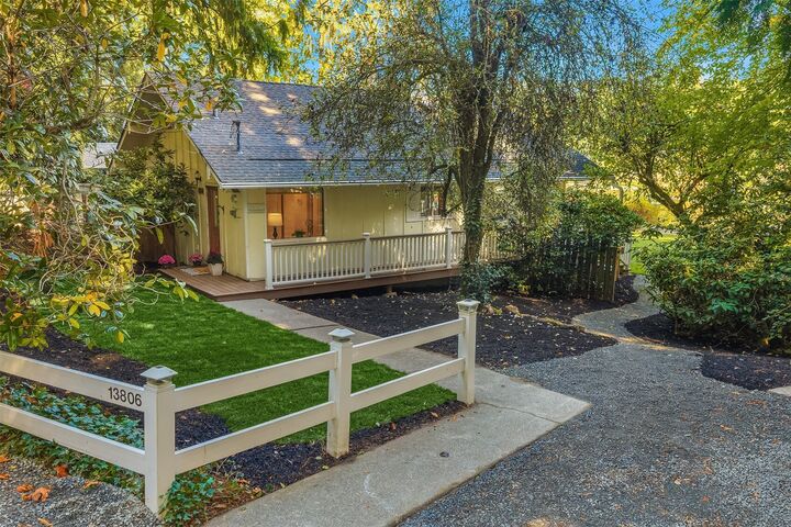 Property Photo:  13806 W Lake Kathleen Dr  SE  WA 98059 