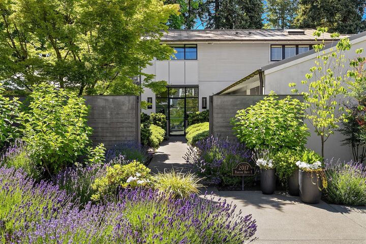 Property Photo:  2017  Parkside Drive E  WA 98112 