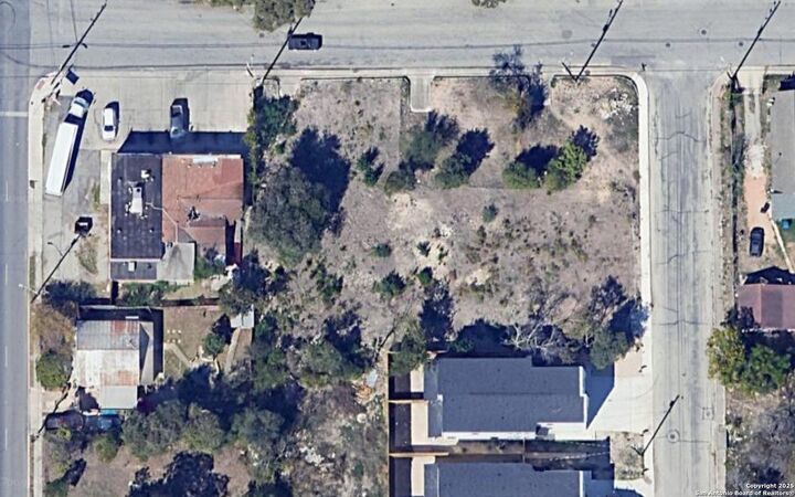 Property Photo:  211 San Salvador Ave  TX 78210 