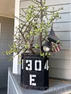 Property Photo:  1304 12th Street E  CA 90266 