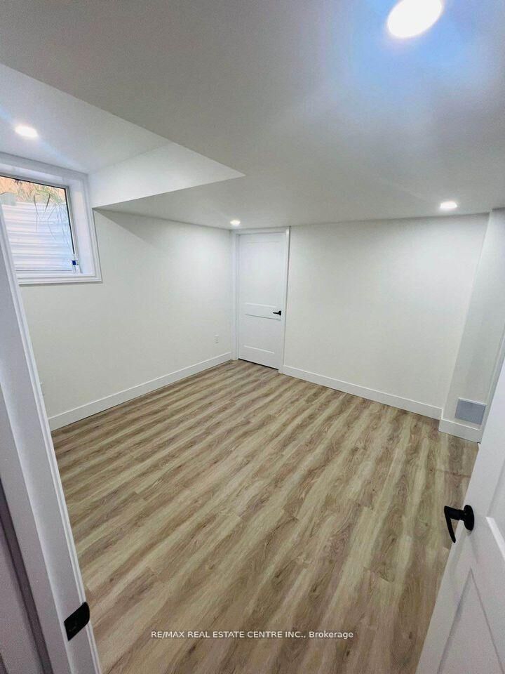 Property Photo:  3916 Auckland Avenue Basemen  ON N6L 0J3 