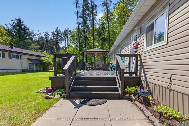 Property Photo:  5263 Elliott Side Road 81  ON L4R 4K3 