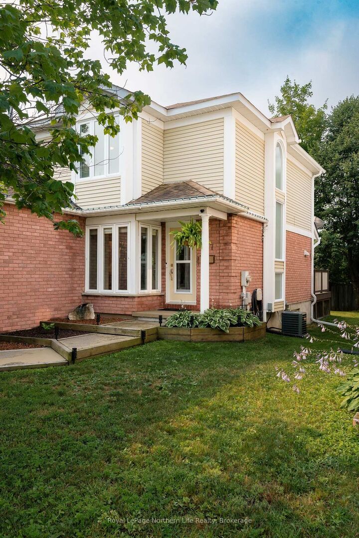 Property Photo:  637 Tackaberry Drive  ON P1B 9L2 