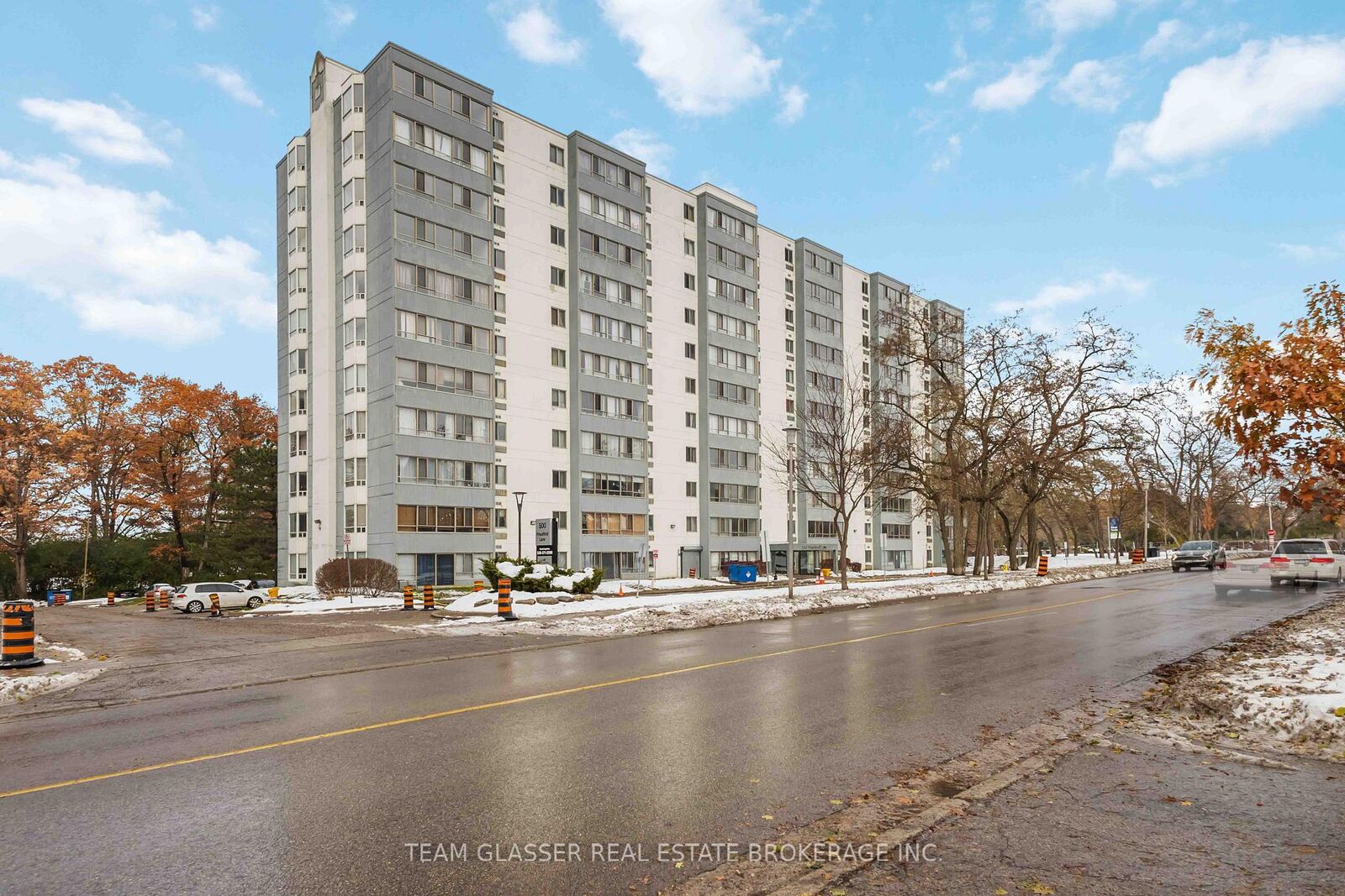 Property Photo:  500 Proudfoot Lane 104  ON N6H 5G7 