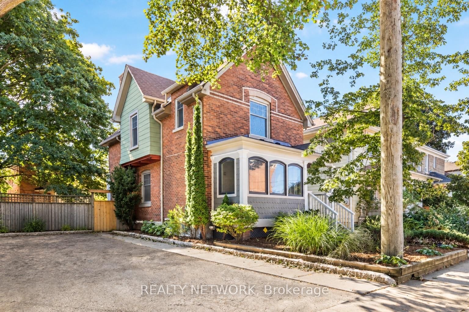 Property Photo: 17 Gerrard Street ON L2R 5S8
