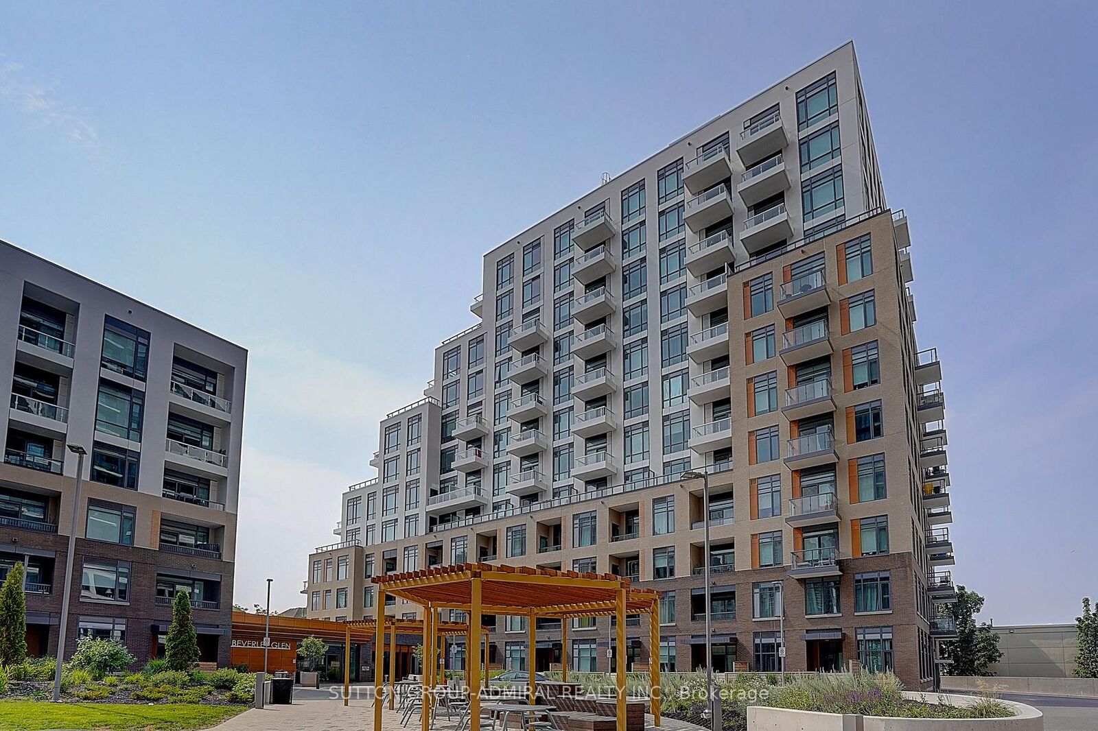 Property Photo:  8 Beverley Glen Boulevard 712  ON L4J 0L5 