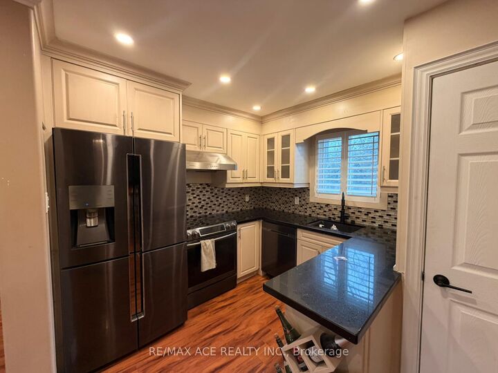 Property Photo:  48 Ronway Crescent Main  ON M1J 2S2 