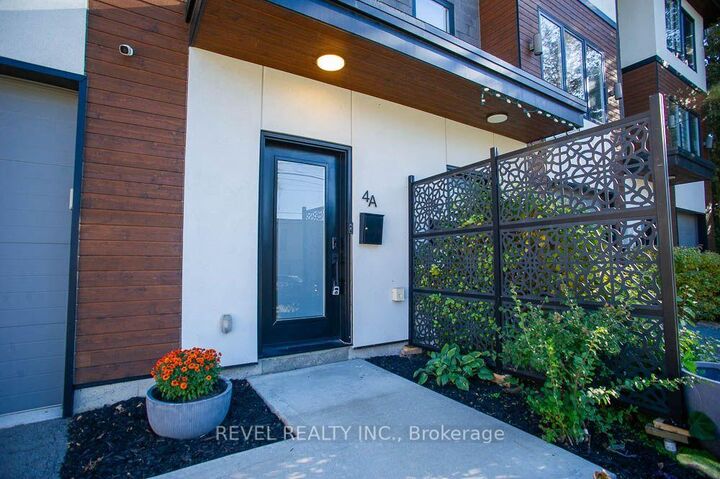 Property Photo:  4A Harris Avenue  ON N3R 2E9 