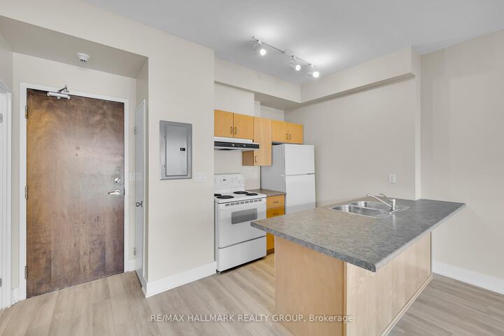 Property Photo:  180 York Street 210  ON K1N 1J6 