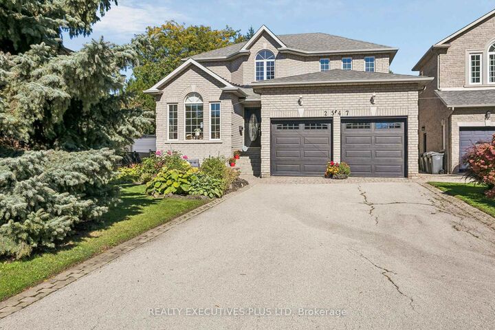 Property Photo:  2547 Morrison Avenue  ON L5C 3J6 