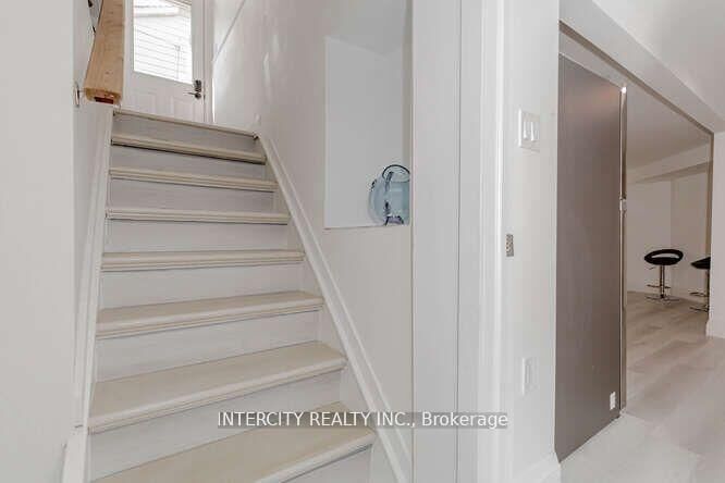Property Photo:  67 Raylawn Crescent Bsmt  ON L7G 4M6 